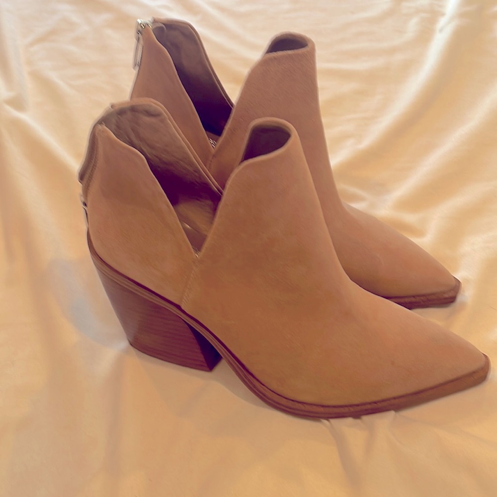 Nude Vince camuto suede booties. Size 7